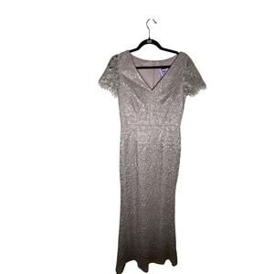 JS Collections Silver Lace Short Sleeve Full Length Gown Sz 4